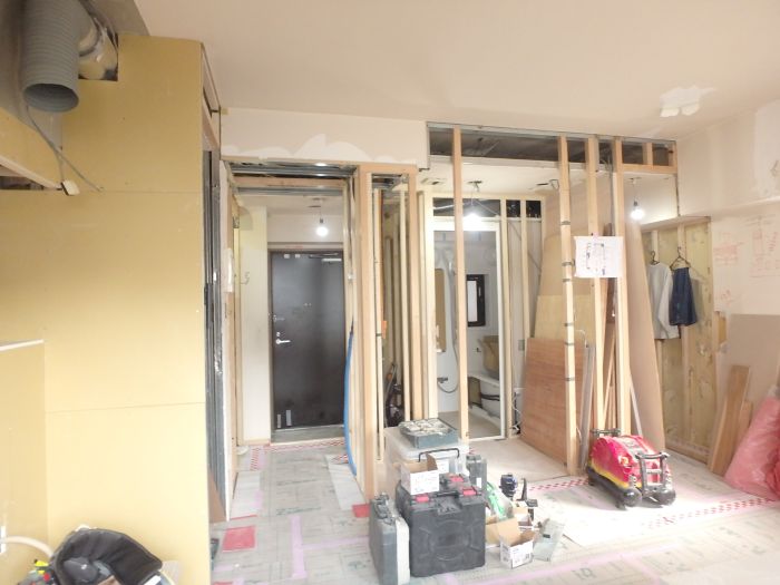 『パロス築地』内装進捗のご報告！《大工工事開始　フローリング・間仕切り　ユニットバス設置》